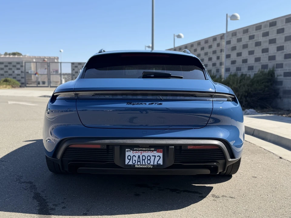 2023 Porsche Taycan Cross Turismo - Image 28 of 31