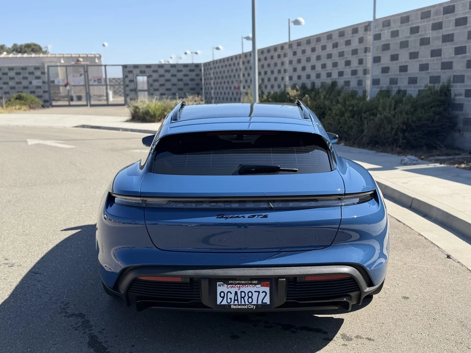 2023 Porsche Taycan Cross Turismo - Image 25 of 31