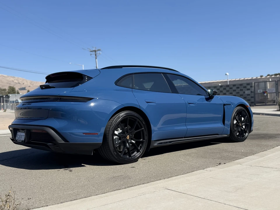 2023 Porsche Taycan Cross Turismo - Image 20 of 31