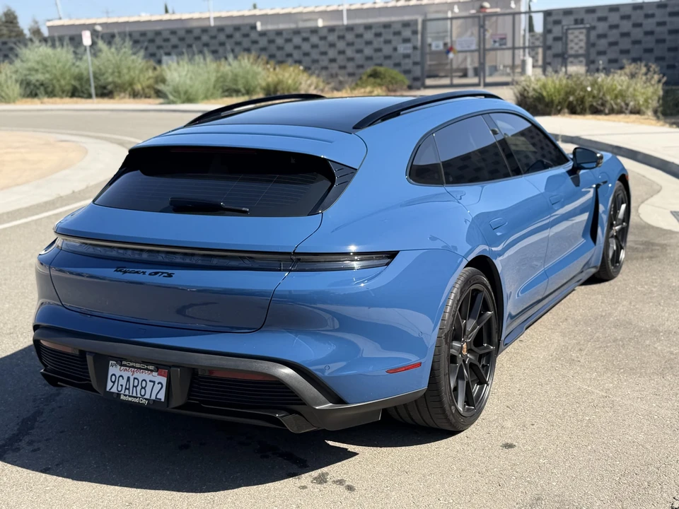2023 Porsche Taycan Cross Turismo - Image 23 of 31