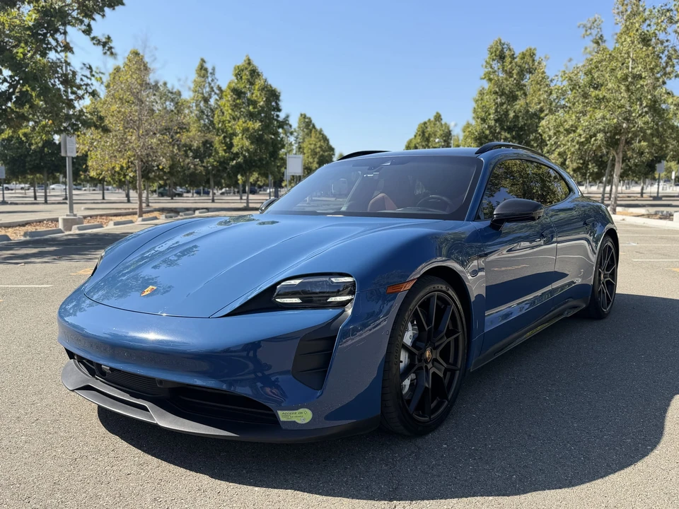 2023 Porsche Taycan Cross Turismo - Image 6 of 31