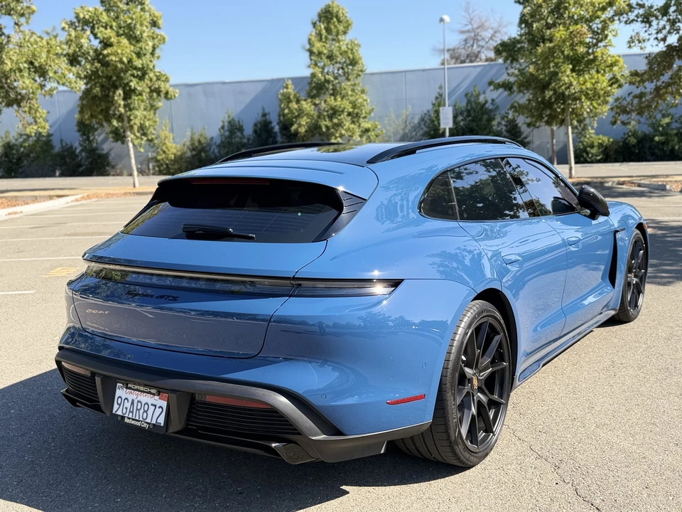 2023 Porsche Taycan Cross Turismo - Image 21 of 31