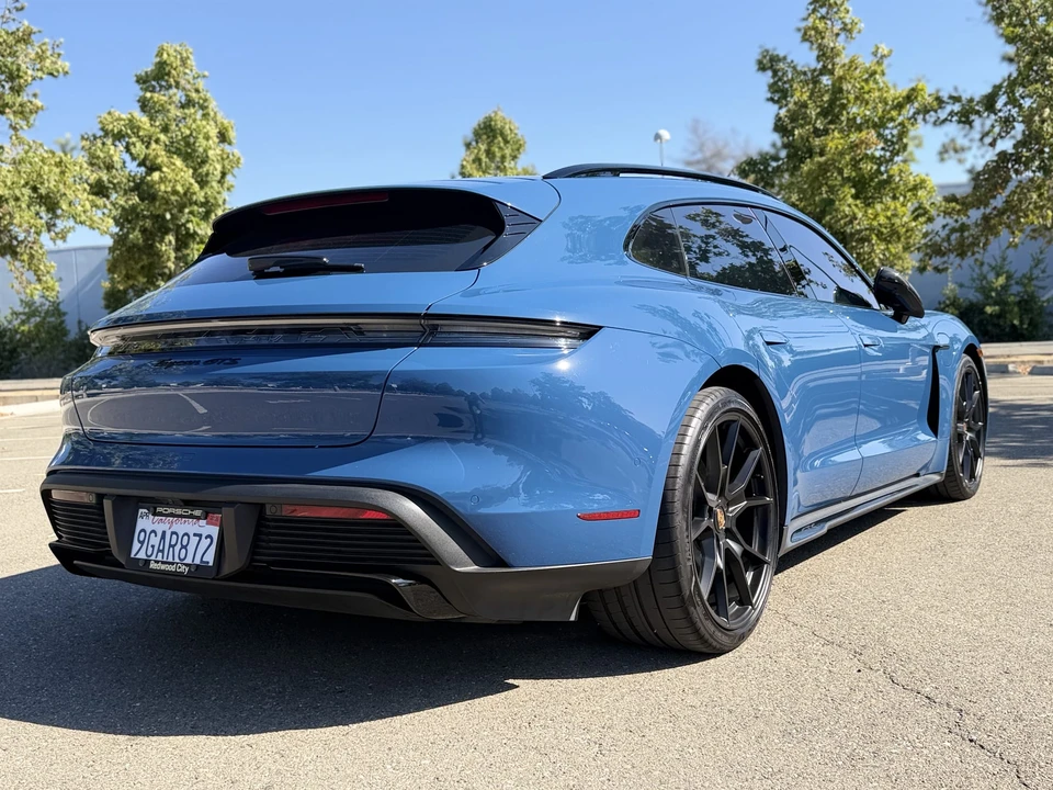 2023 Porsche Taycan Cross Turismo - Image 22 of 31