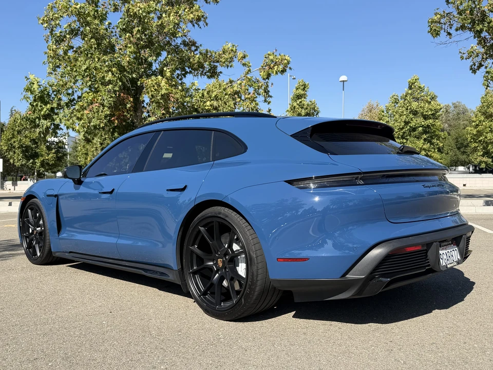 2023 Porsche Taycan Cross Turismo - Image 29 of 31