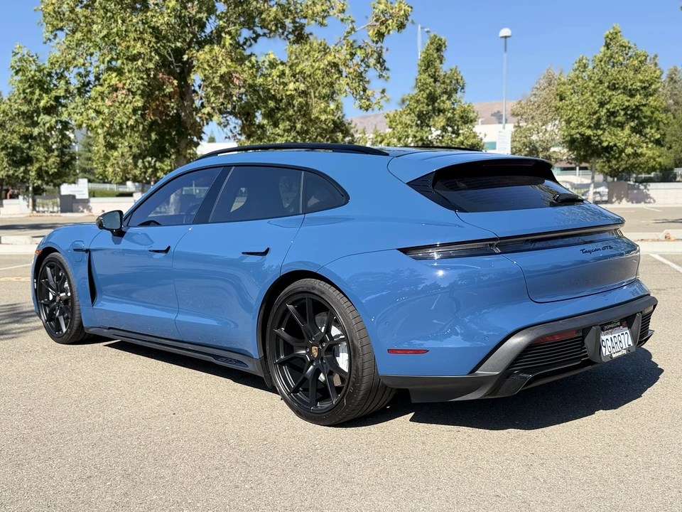 2023 Porsche Taycan Cross Turismo - Image 30 of 31