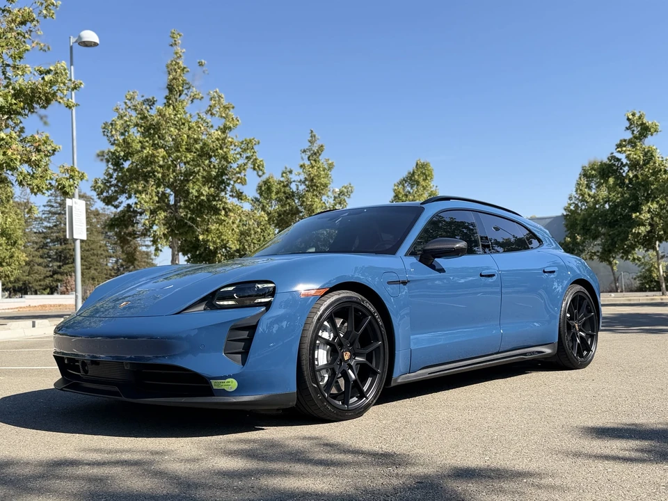 2023 Porsche Taycan Cross Turismo - Image 3 of 31