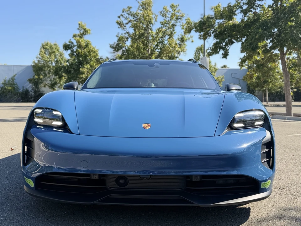2023 Porsche Taycan Cross Turismo - Image 12 of 31
