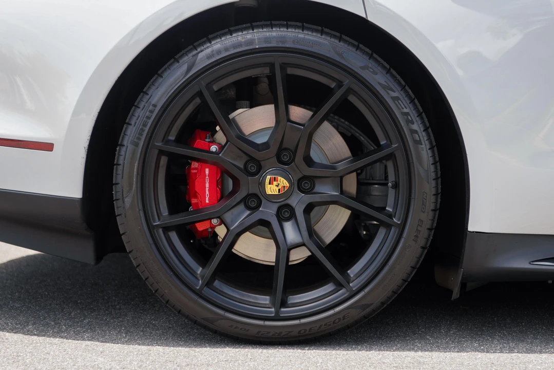 2023 Porsche Taycan GTS - Image 18 of 31