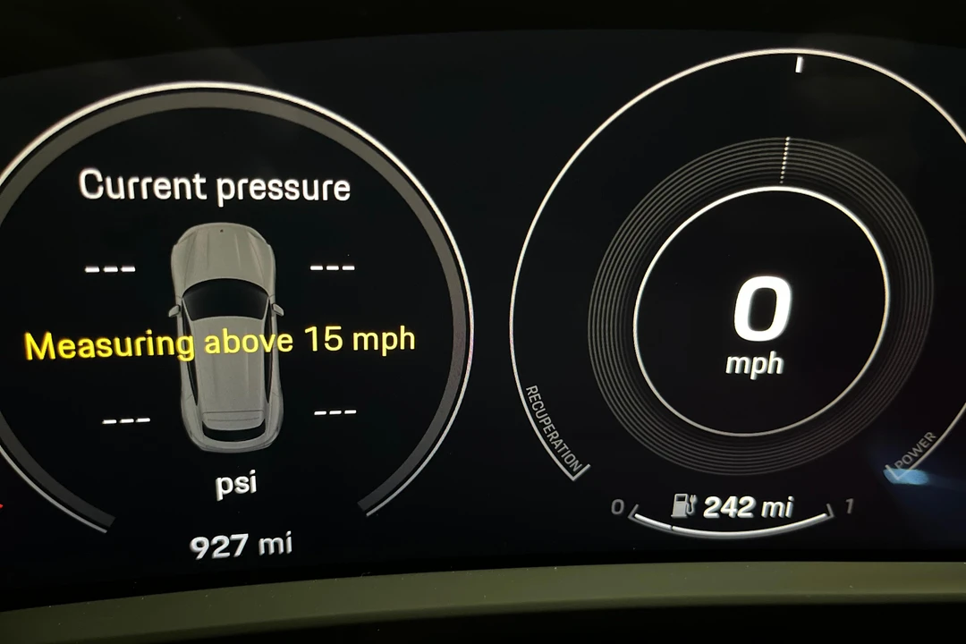 2023 Porsche Taycan GTS - Image 23 of 31