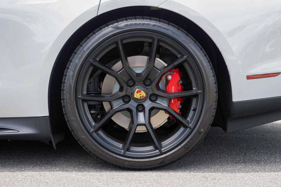 2023 Porsche Taycan GTS - Image 17 of 31