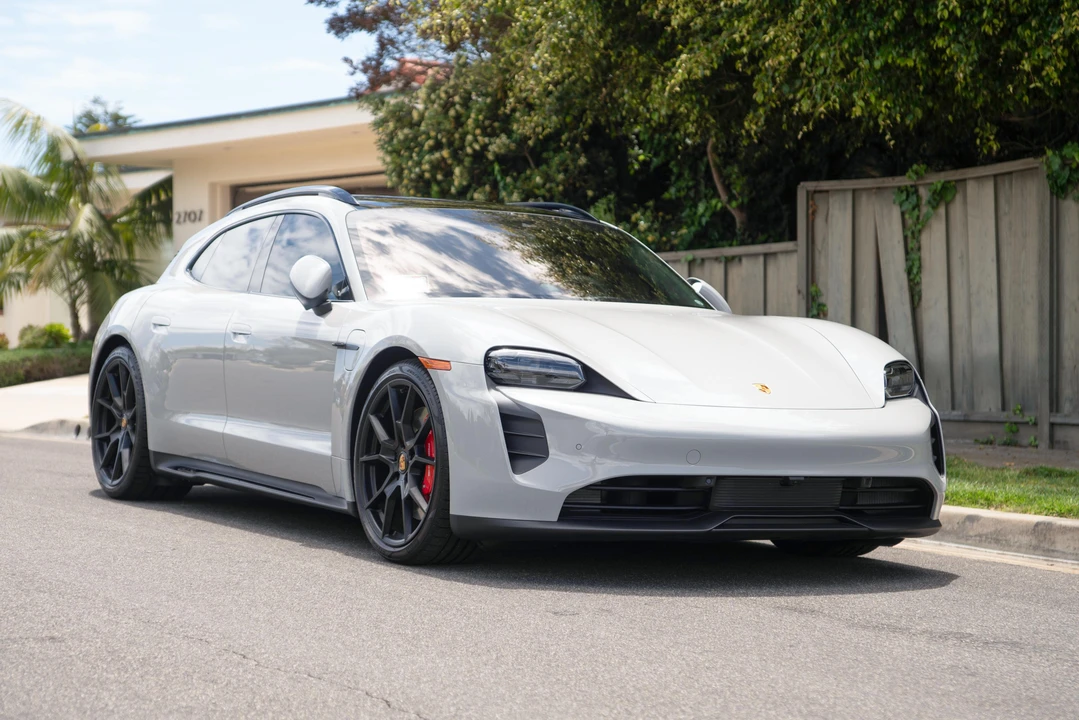2023 Porsche Taycan GTS - Image 8 of 31