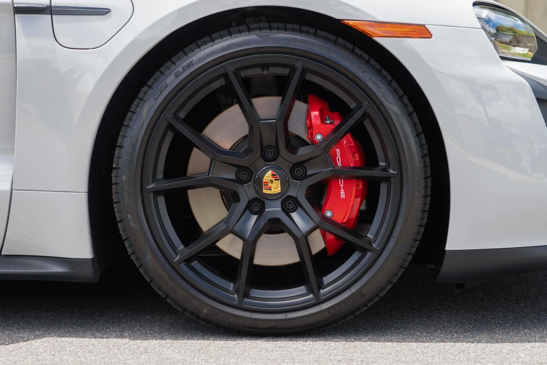 2023 Porsche Taycan GTS - Image 19 of 31