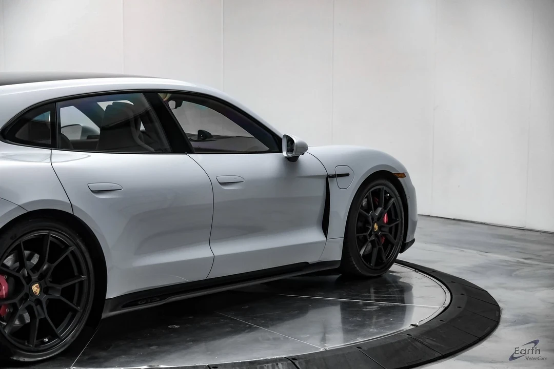 2023 Porsche Taycan GTS - Image 15 of 21