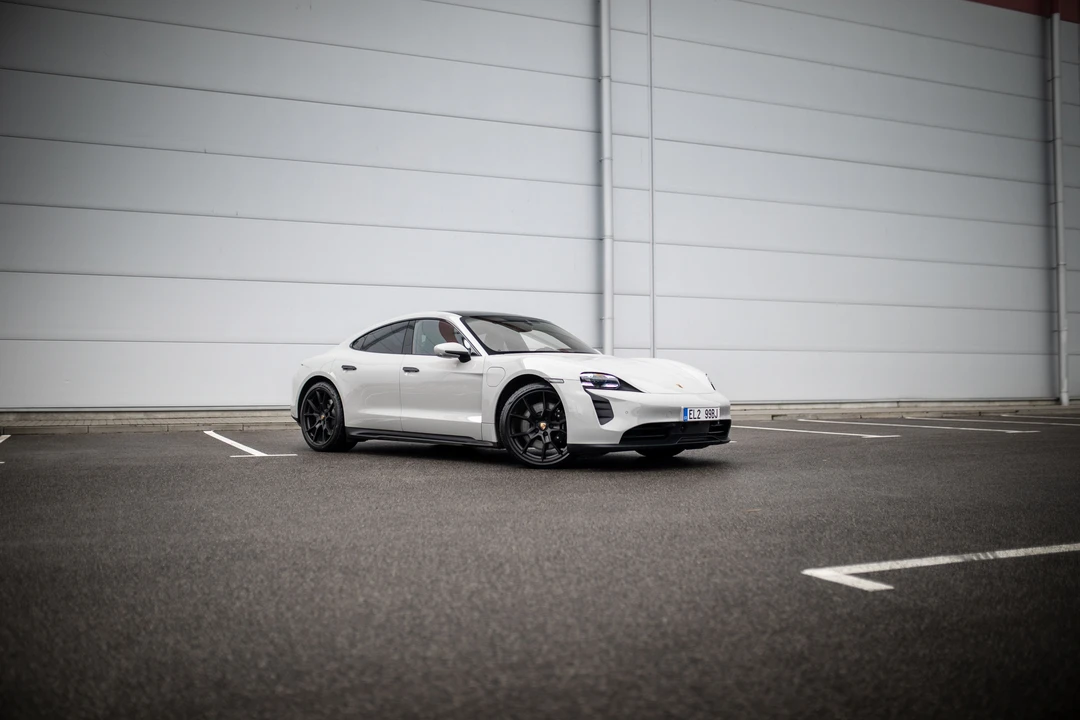 2023 Porsche Taycan GTS - Image 3 of 31