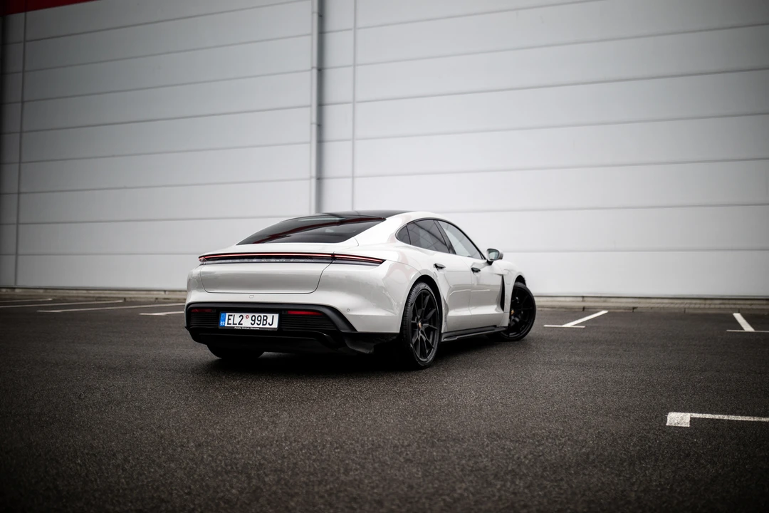 2023 Porsche Taycan GTS - Image 4 of 31