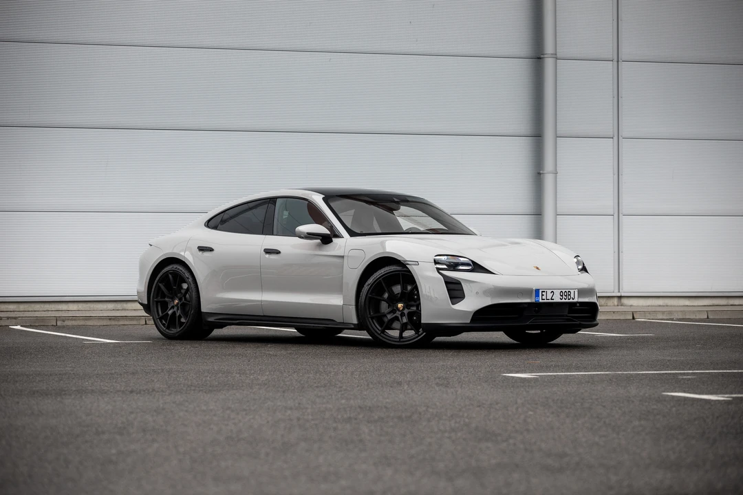 2023 Porsche Taycan GTS - Image 5 of 31