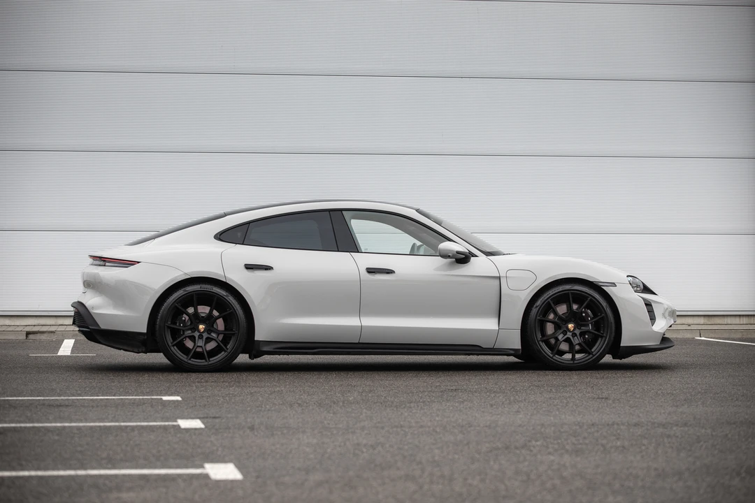 2023 Porsche Taycan GTS - Image 9 of 31