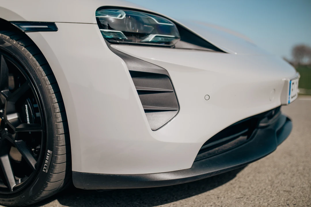 2023 Porsche Taycan GTS - Image 26 of 31