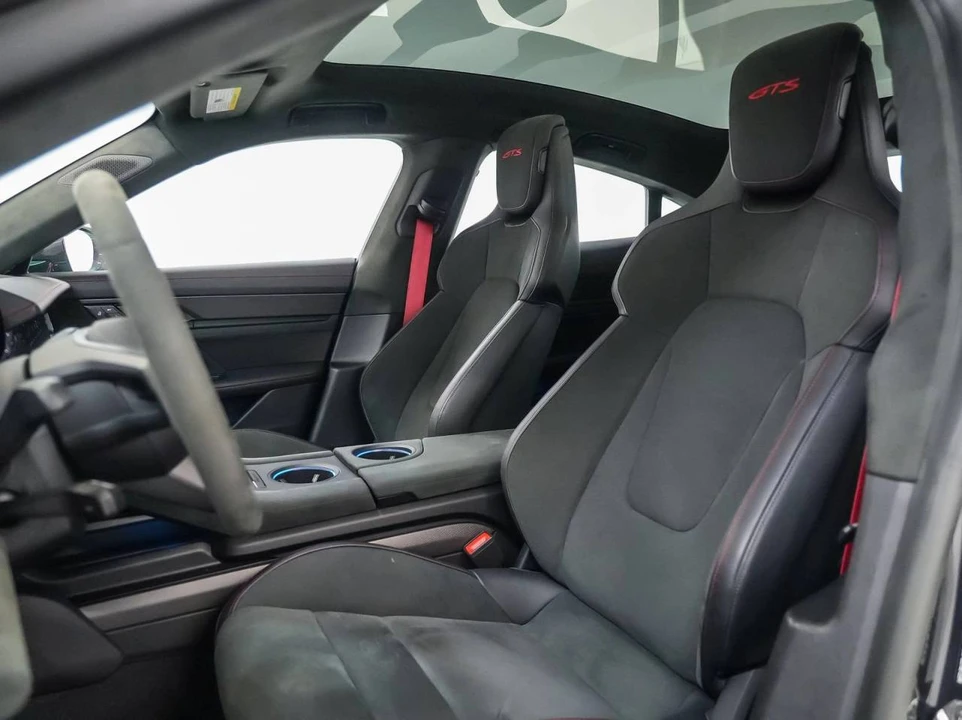 2023 Porsche Taycan GTS - Image 5 of 5