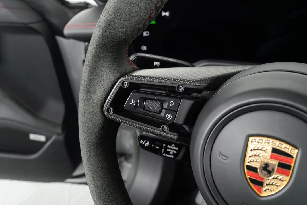 2023 Porsche Taycan GTS - Image 27 of 31
