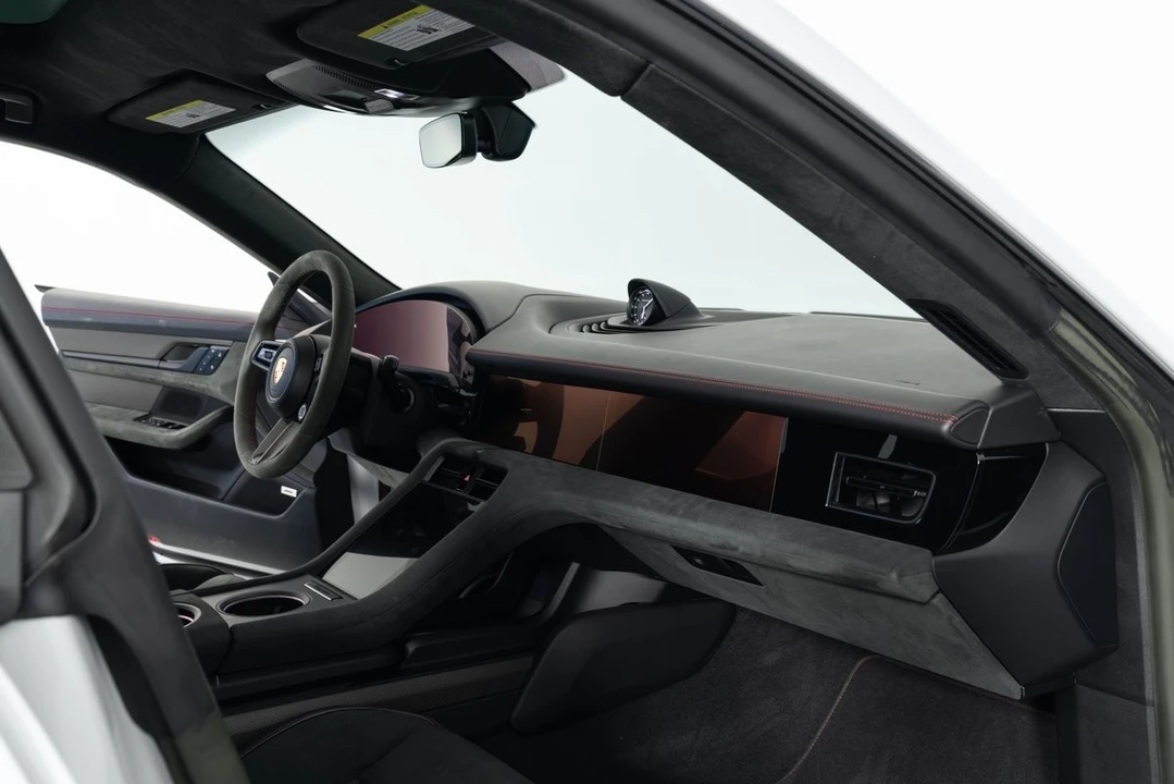 2023 Porsche Taycan GTS - Image 19 of 31