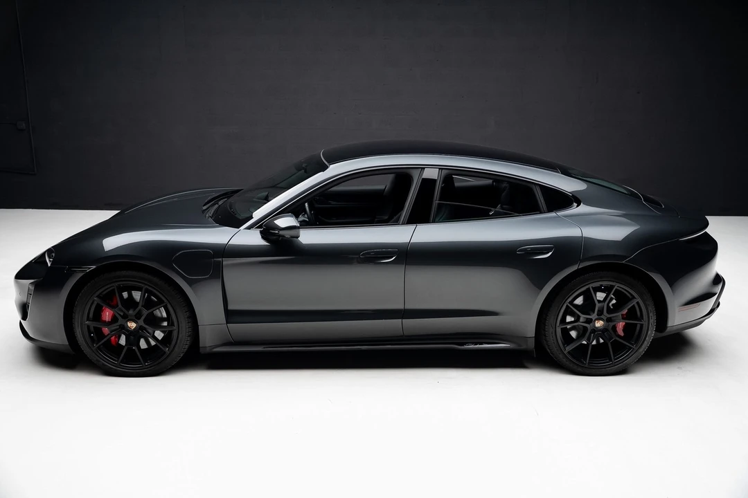 2023 Porsche Taycan GTS - Image 15 of 21