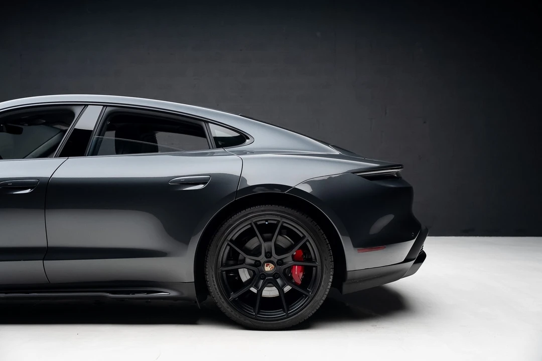 2023 Porsche Taycan GTS - Image 19 of 21