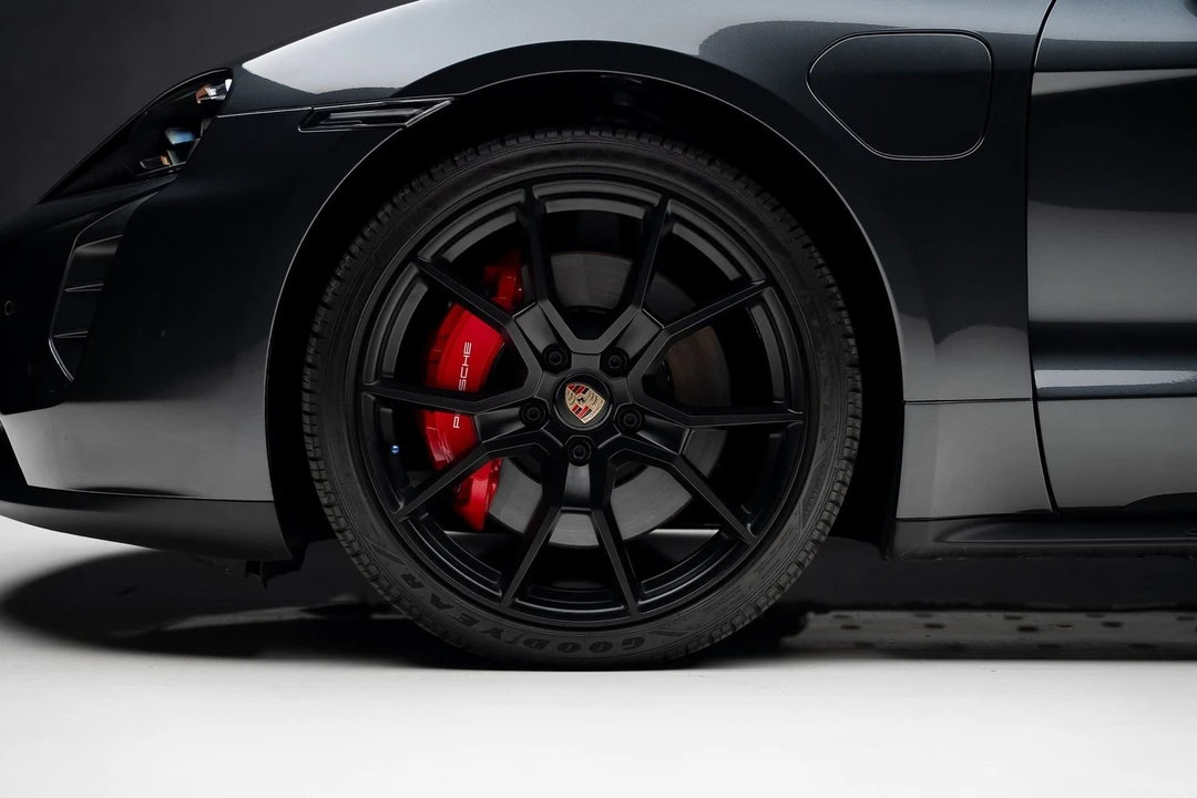 2023 Porsche Taycan GTS - Image 18 of 21