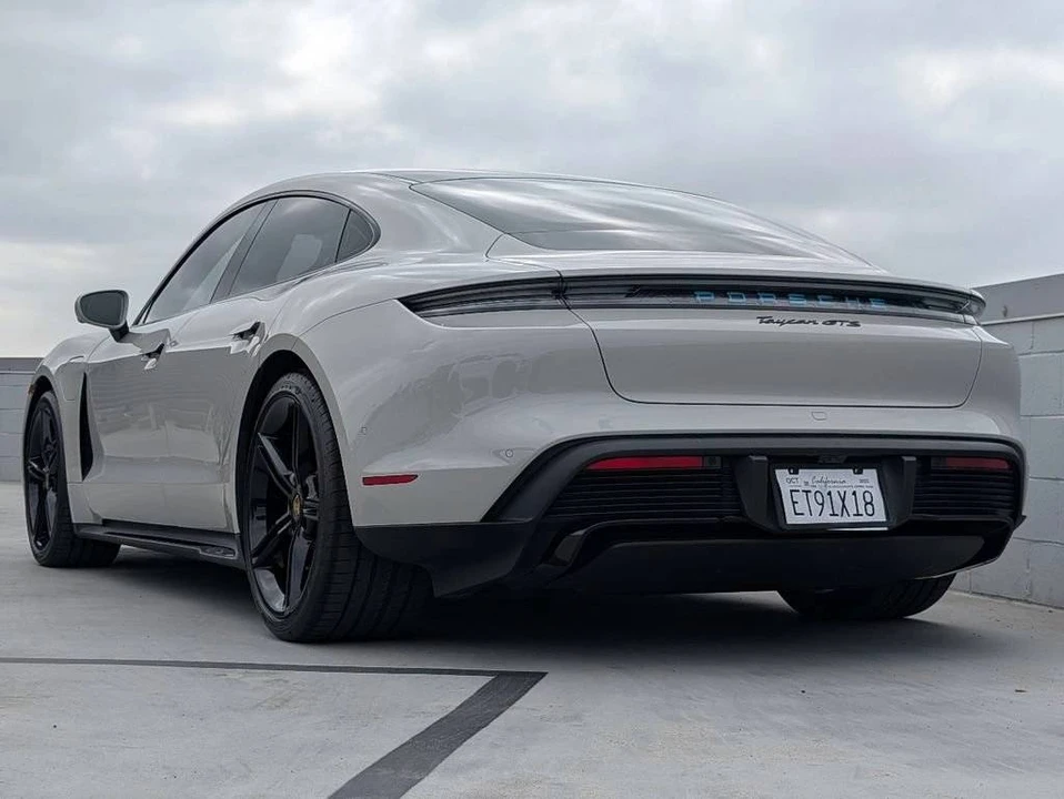 2023 Porsche Taycan GTS - Image 3 of 4