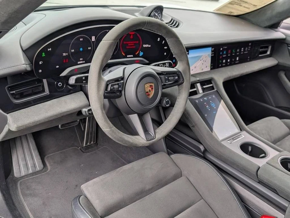 2023 Porsche Taycan GTS - Image 4 of 4