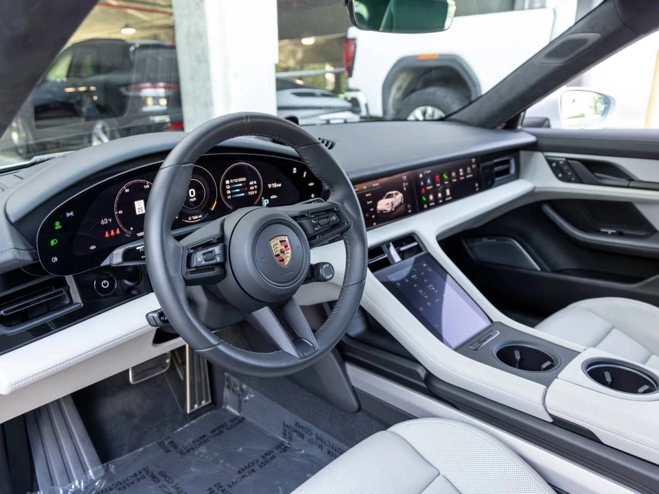 2023 Porsche Taycan GTS - Image 4 of 5