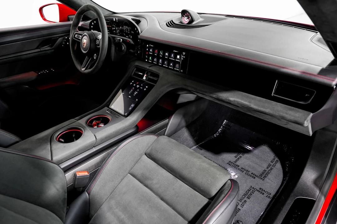 2023 Porsche Taycan GTS - Image 28 of 31