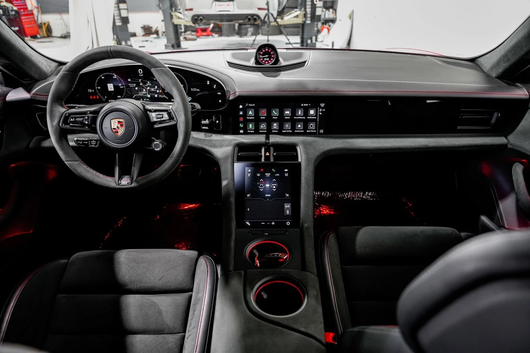 2023 Porsche Taycan GTS - Image 18 of 31