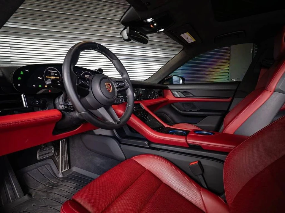 2023 Porsche Taycan GTS - Image 4 of 5
