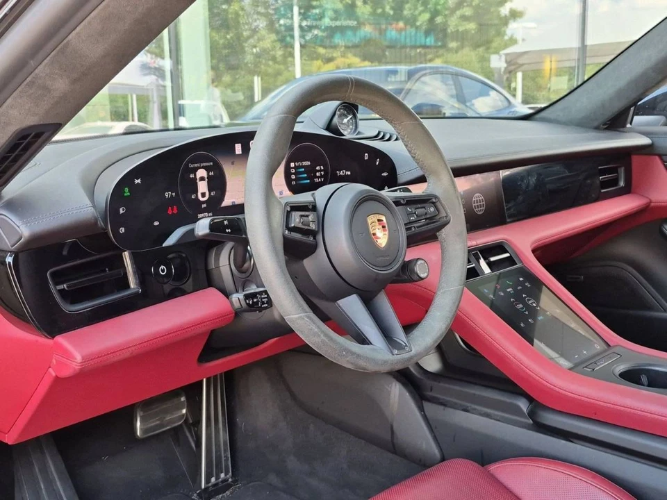 2023 Porsche Taycan GTS - Image 4 of 5