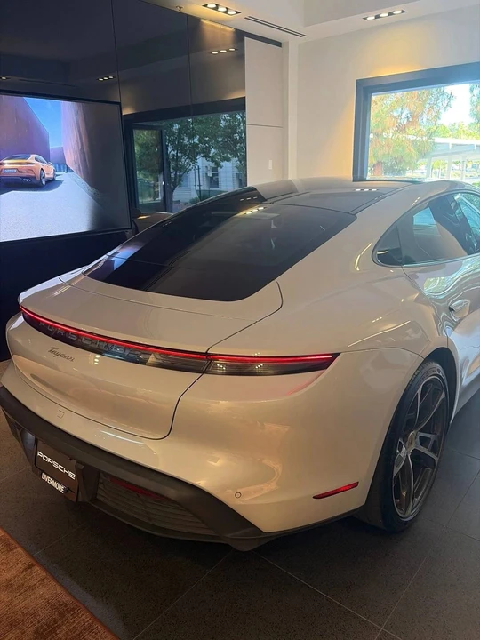 2023 Porsche Taycan - Image 4 of 5