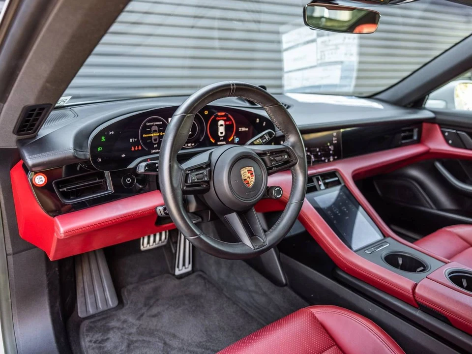 2023 Porsche Taycan - Image 4 of 5