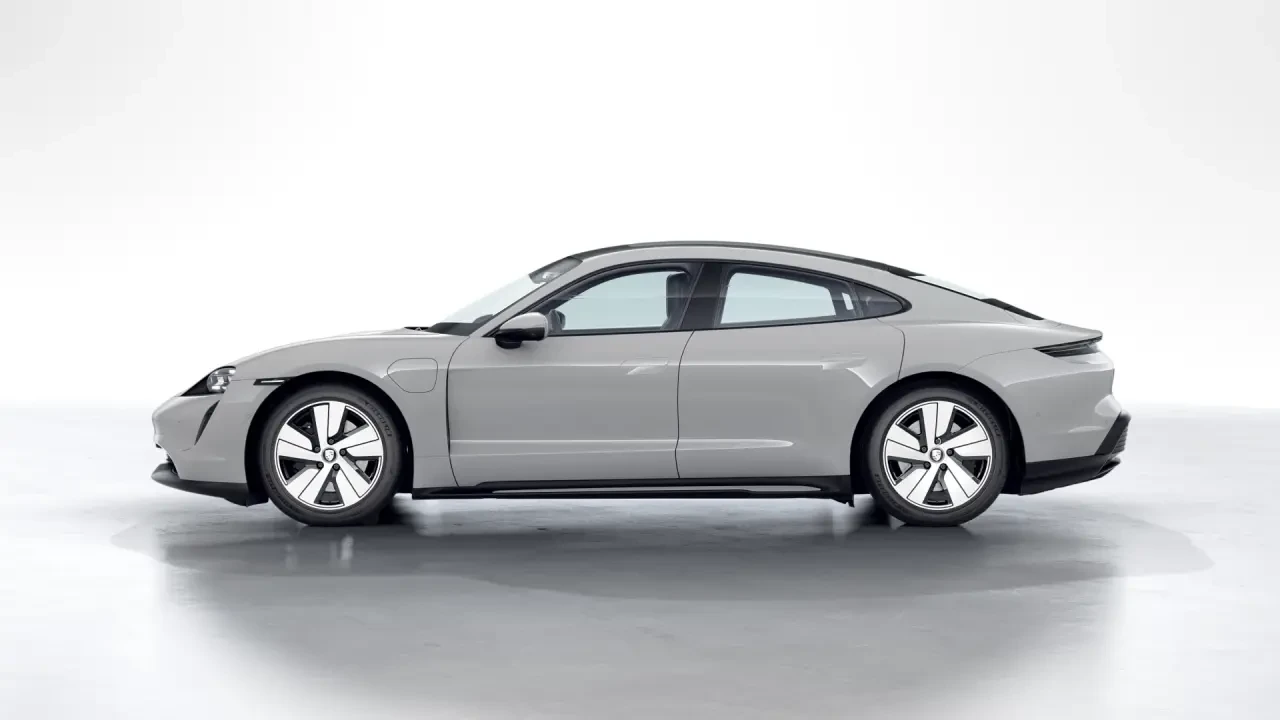 2023 Porsche Taycan - Image 17 of 31