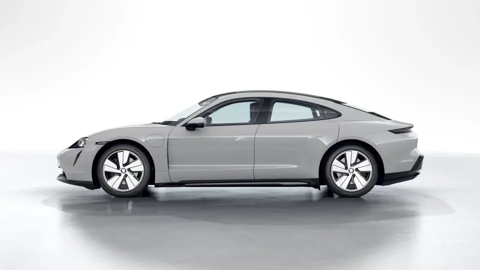 2023 Porsche Taycan - Image 16 of 31