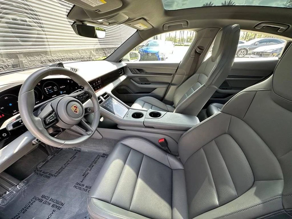 2023 Porsche Taycan - Image 4 of 5