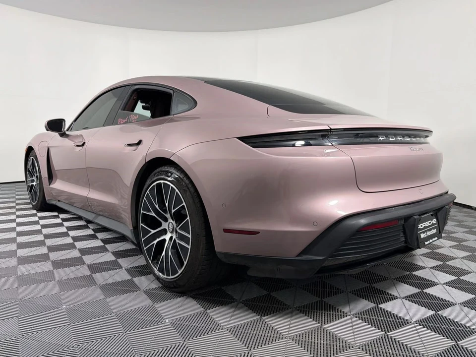 2023 Porsche Taycan - Image 20 of 31