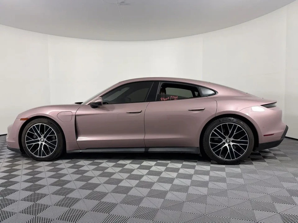 2023 Porsche Taycan - Image 16 of 31