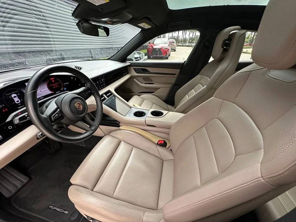 2023 Porsche Taycan - Image 4 of 5