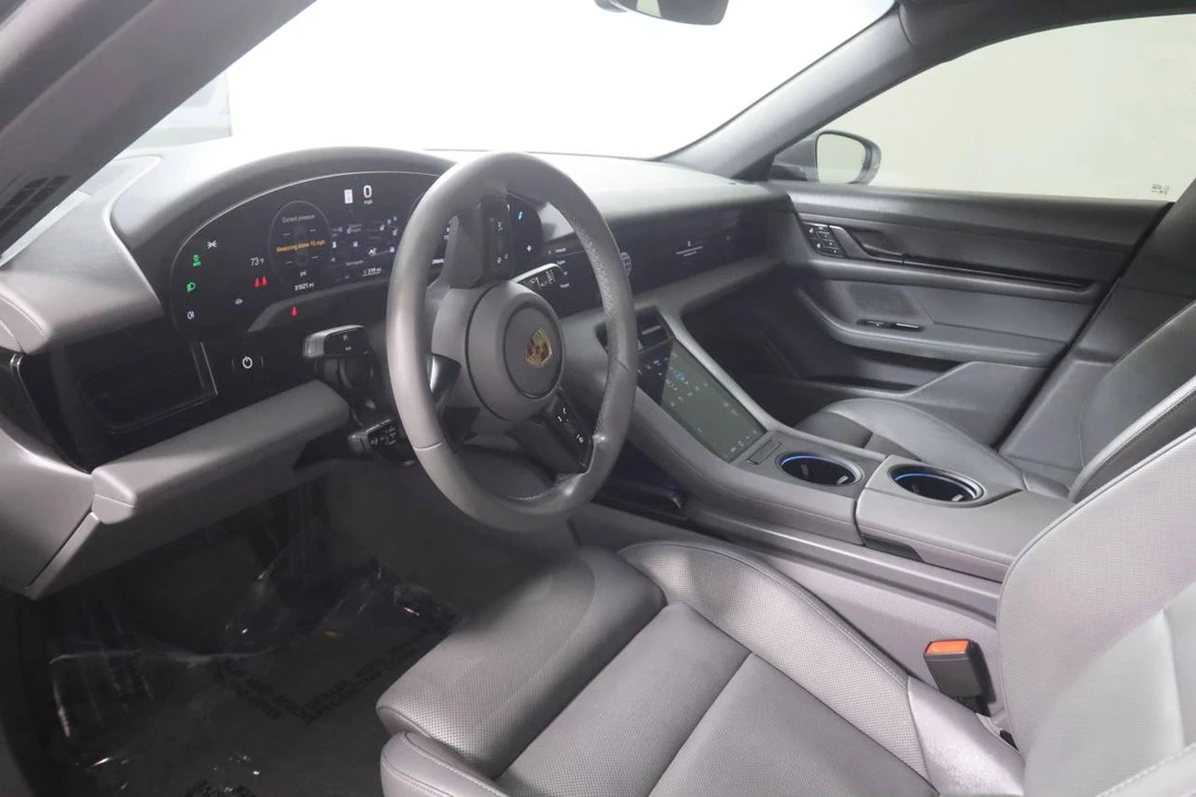 2023 Porsche Taycan - Image 4 of 5