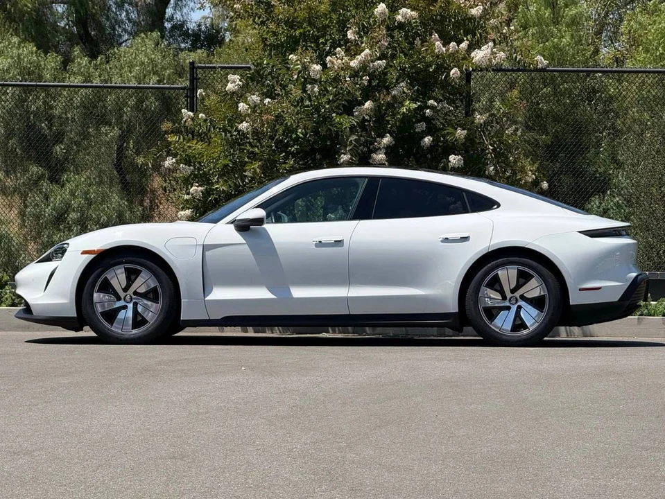 2023 Porsche Taycan - Image 2 of 5