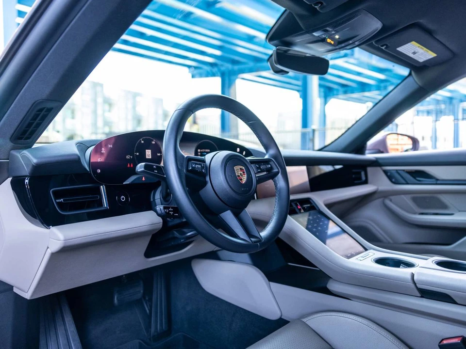2023 Porsche Taycan - Image 4 of 5
