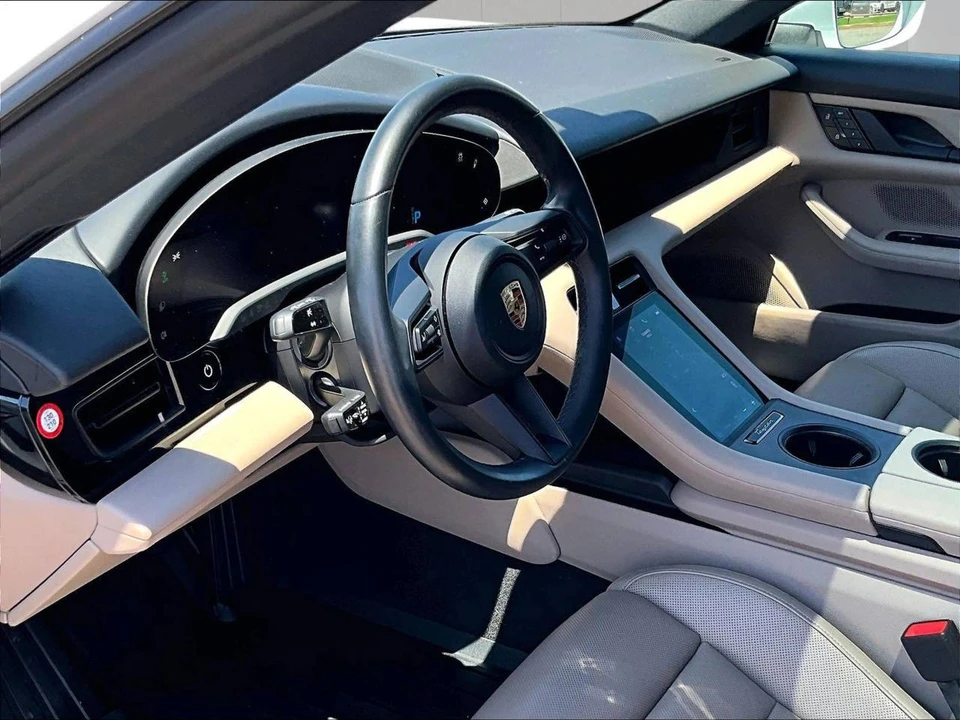 2023 Porsche Taycan - Image 4 of 5