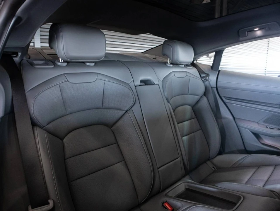 2023 Porsche Taycan - Image 4 of 5