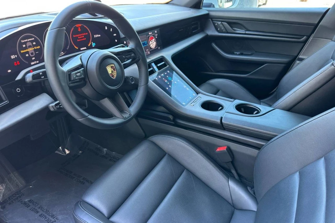 2023 Porsche Taycan - Image 4 of 5
