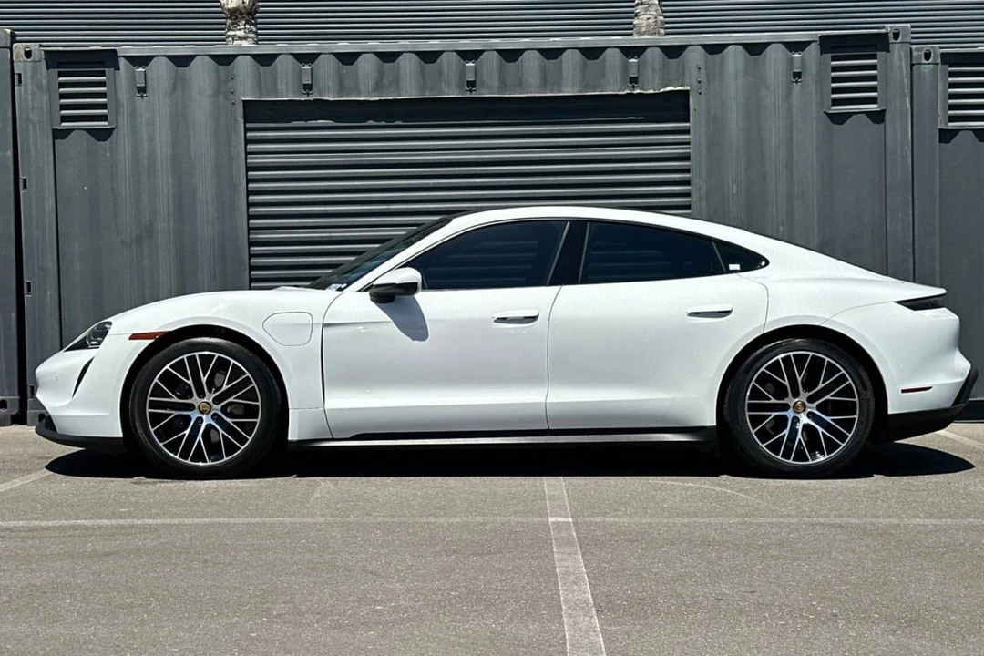 2023 Porsche Taycan - Image 2 of 5